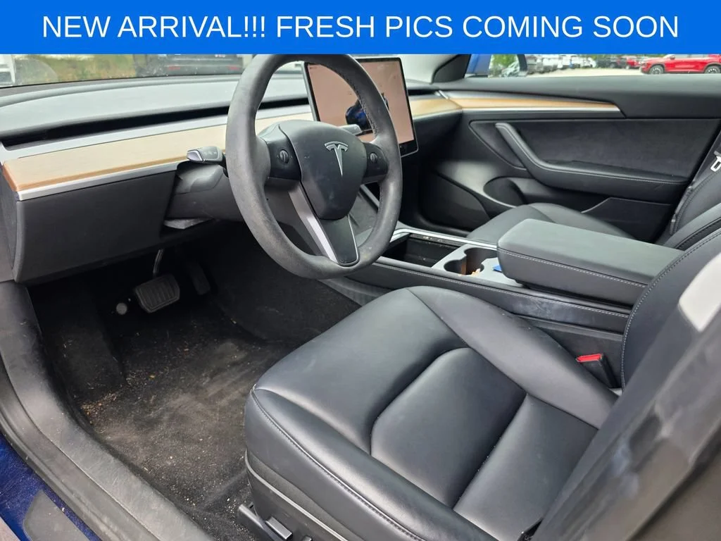 Used 2023  Tesla RWD image 8
