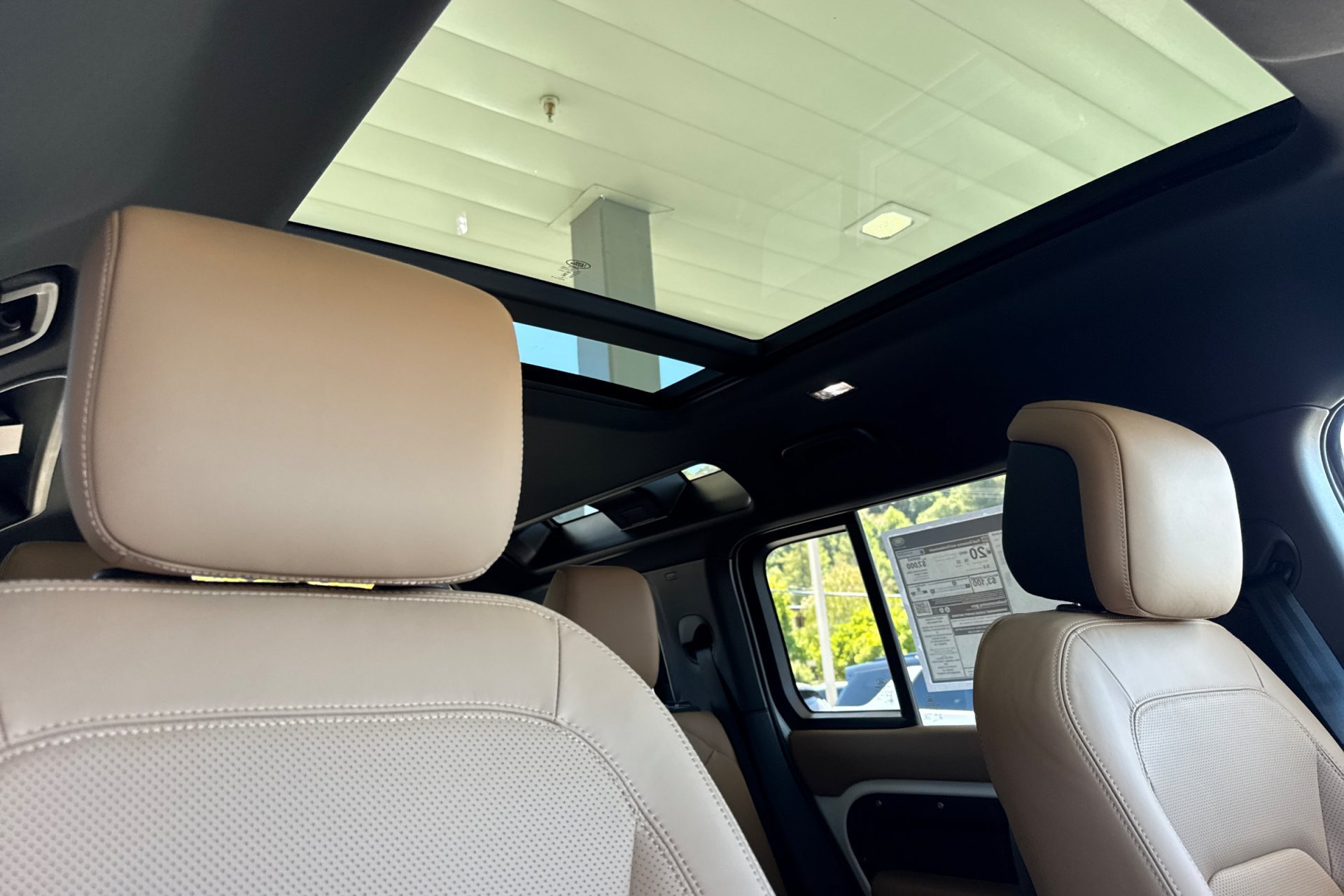 New 2026 Fuji White Land Rover X-Dynamic SE image 19