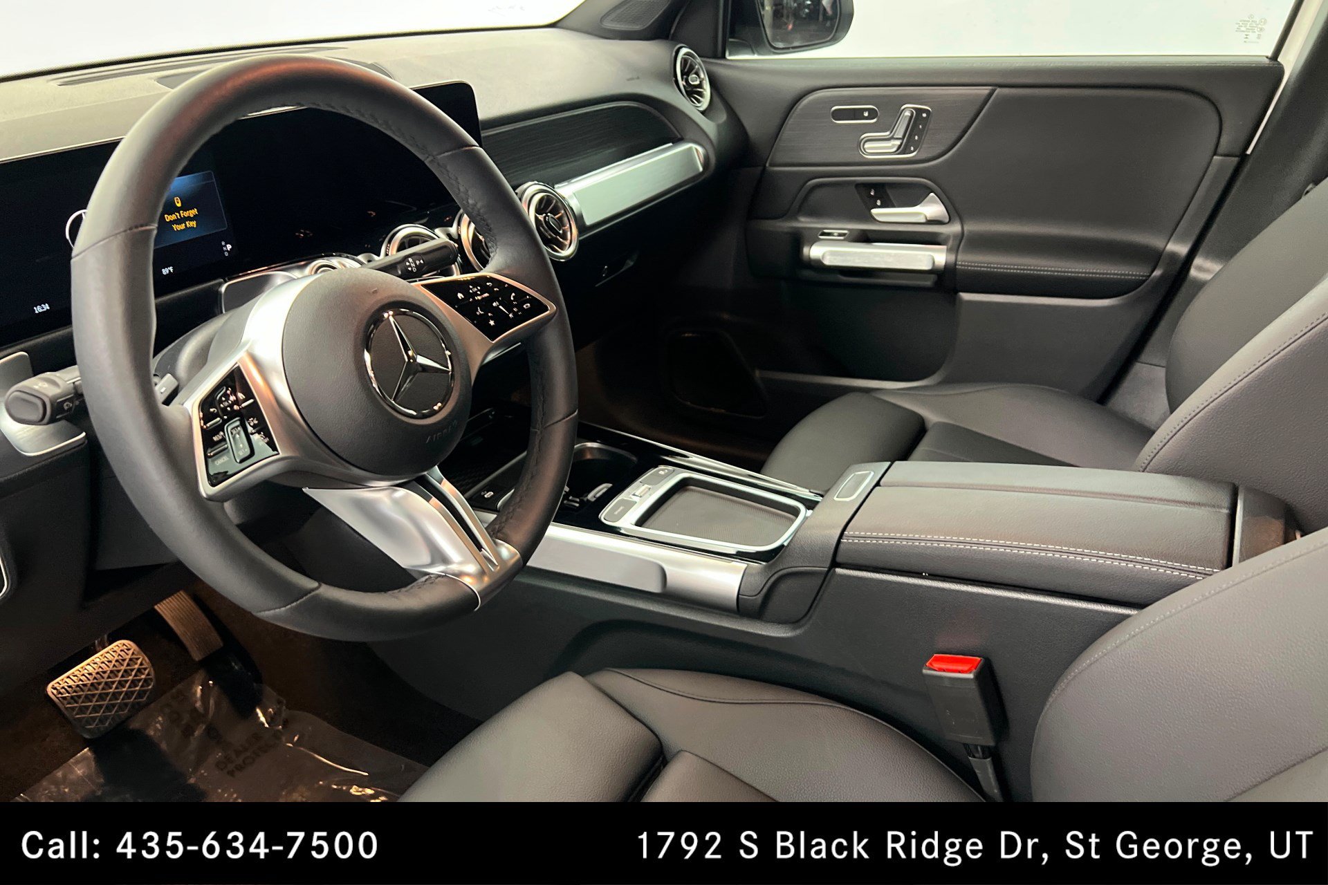 Certified Used 2026 Polar White Mercedes-Benz GLB 250 image 16