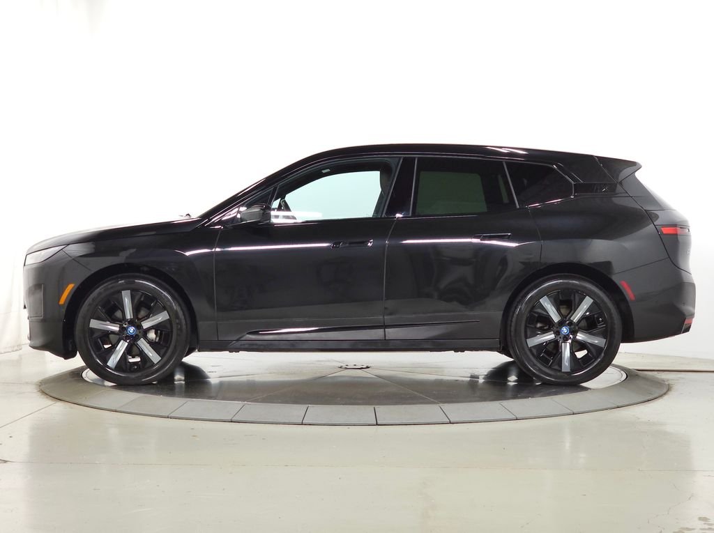 Used 2024 Black Sapphire Metallic BMW xDrive50 image 5