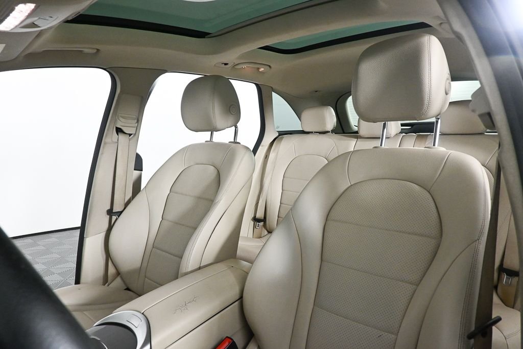 Used 2021 Blue Mercedes-Benz GLC 300 image 5