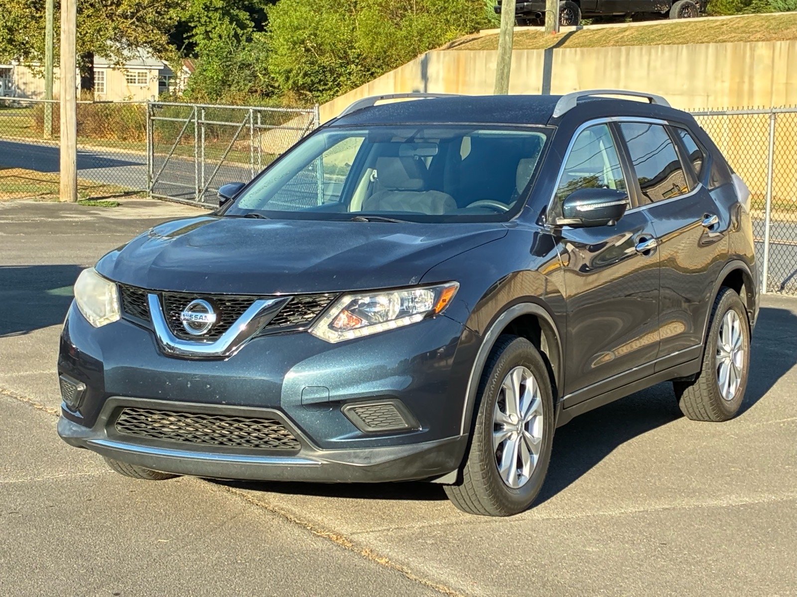 Used 2015 Nissan Rogue SV with VIN KNMAT2MVXFP583285 for sale in Calhoun, GA