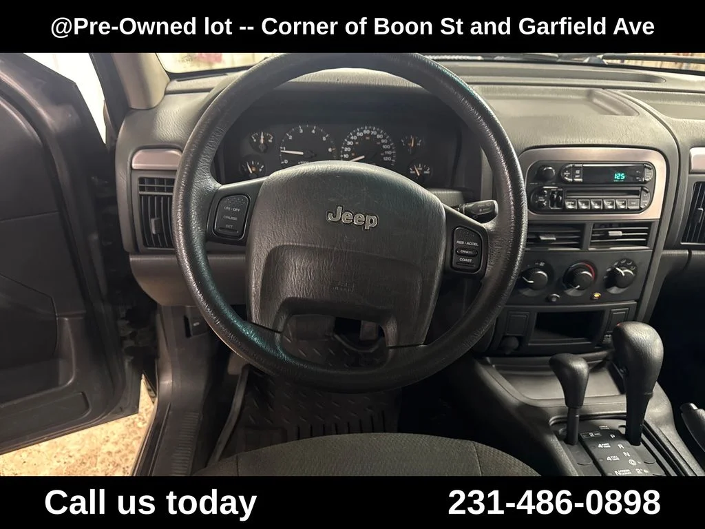 Used 2003  Jeep Laredo image 16