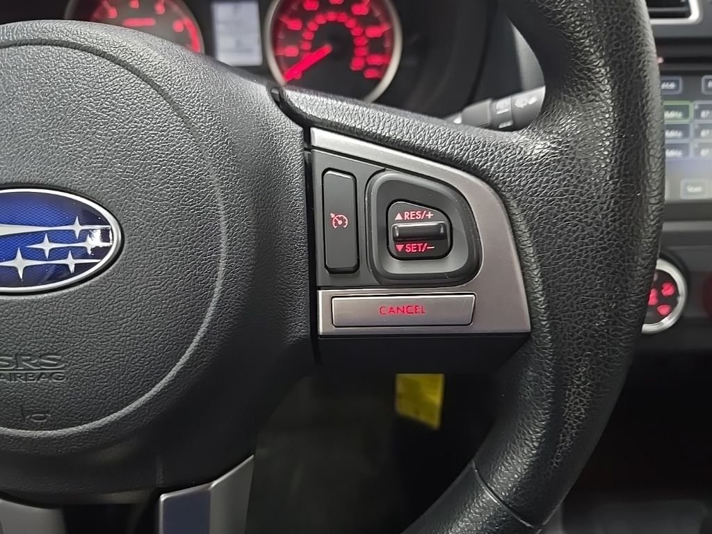 Used 2018 White Subaru 2.5i image 22