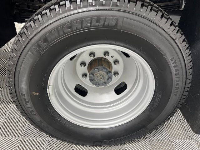 2025 Ford F-350 Super Duty Chassis Cab XL - Photo 9