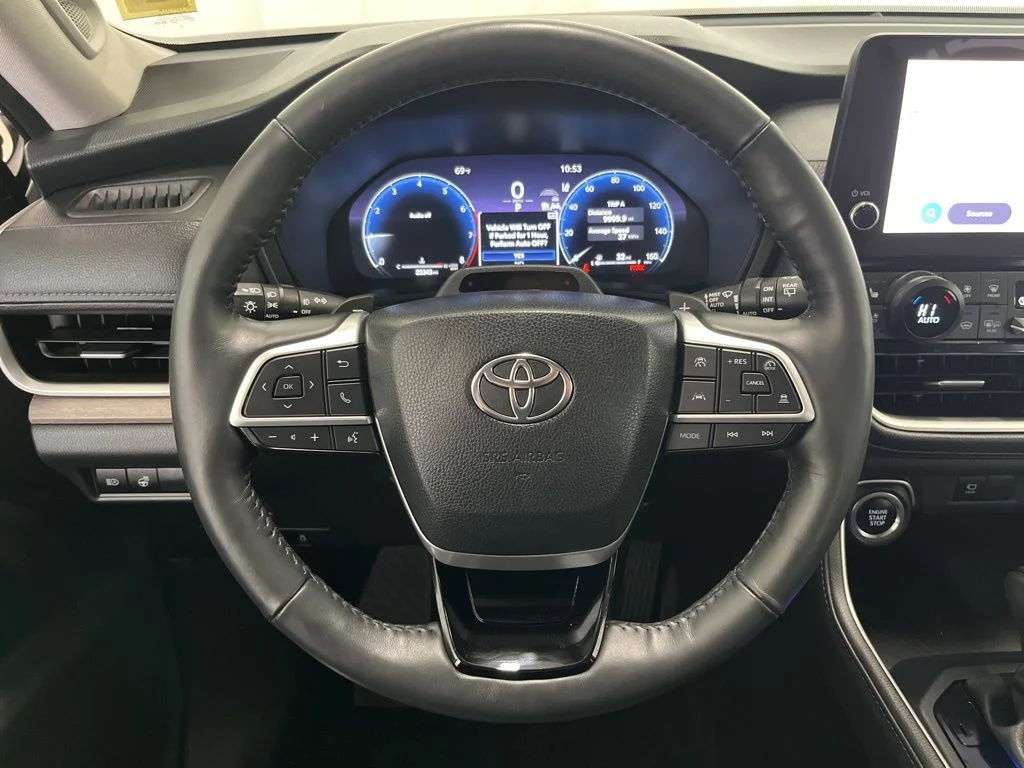 Used 2024 Silver Toyota Platinum image 6