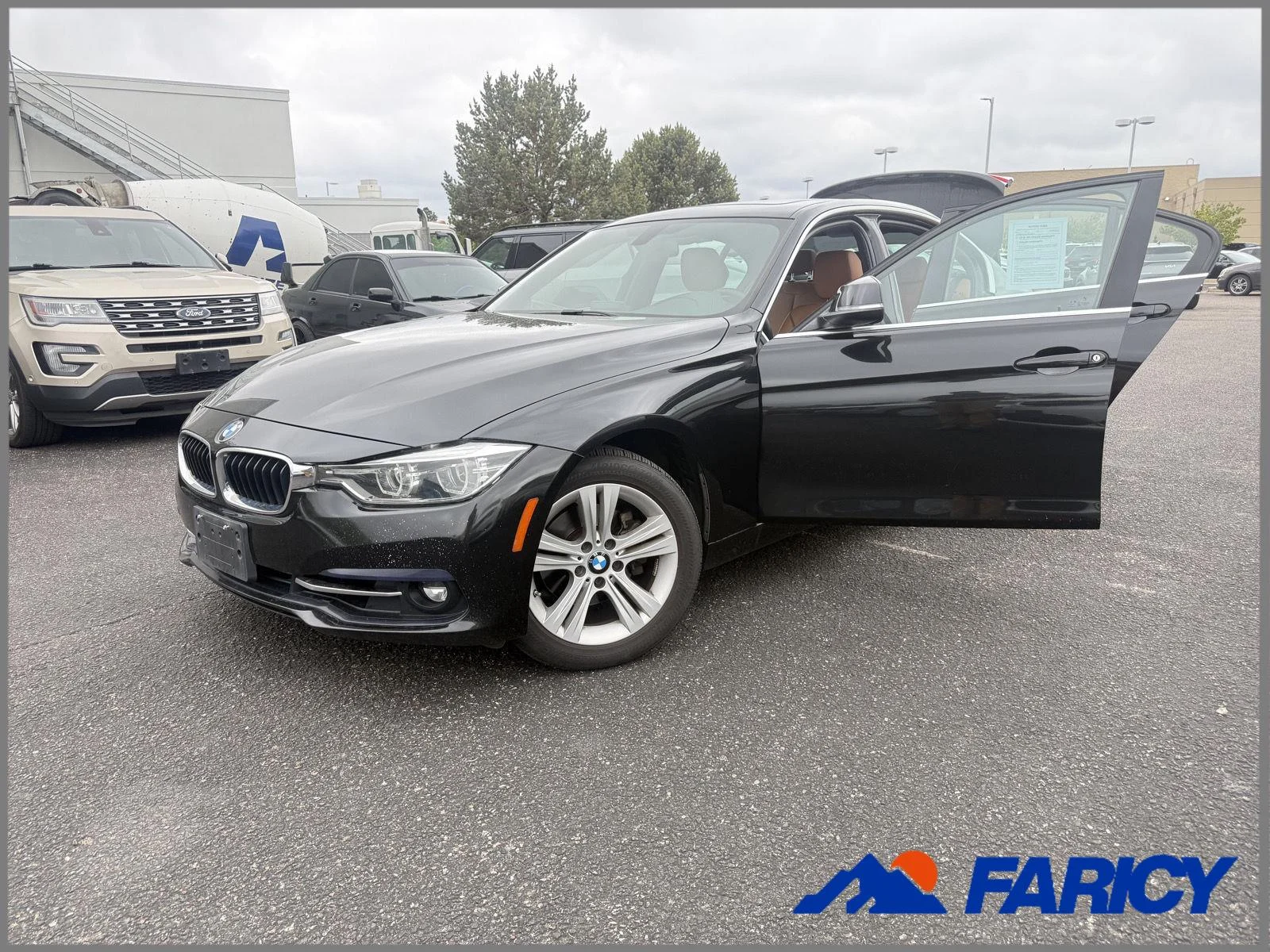 2018 BMW 3 Series 330i xDrive Sedan's photo