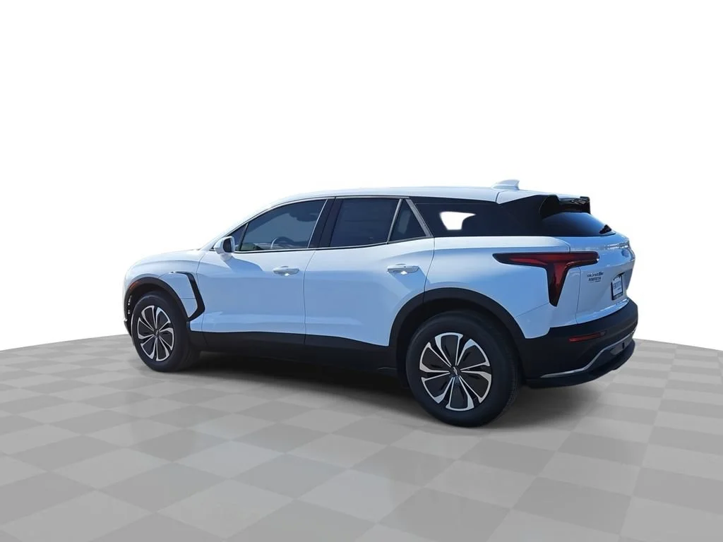New 2026 Summit White Chevrolet LT image 6