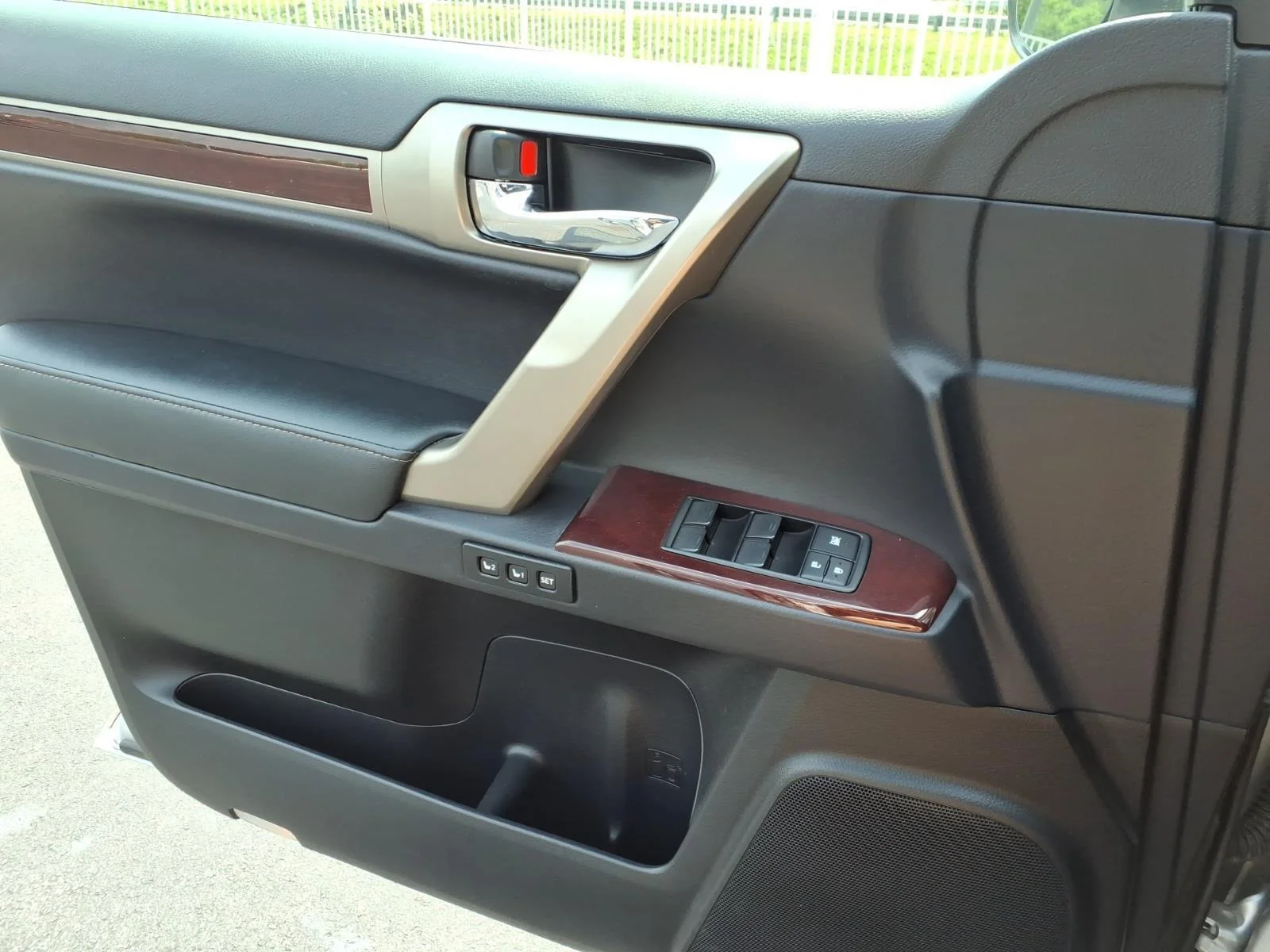 Used 2019 Silver Lining Metallic Lexus GX 460 Premium image 29