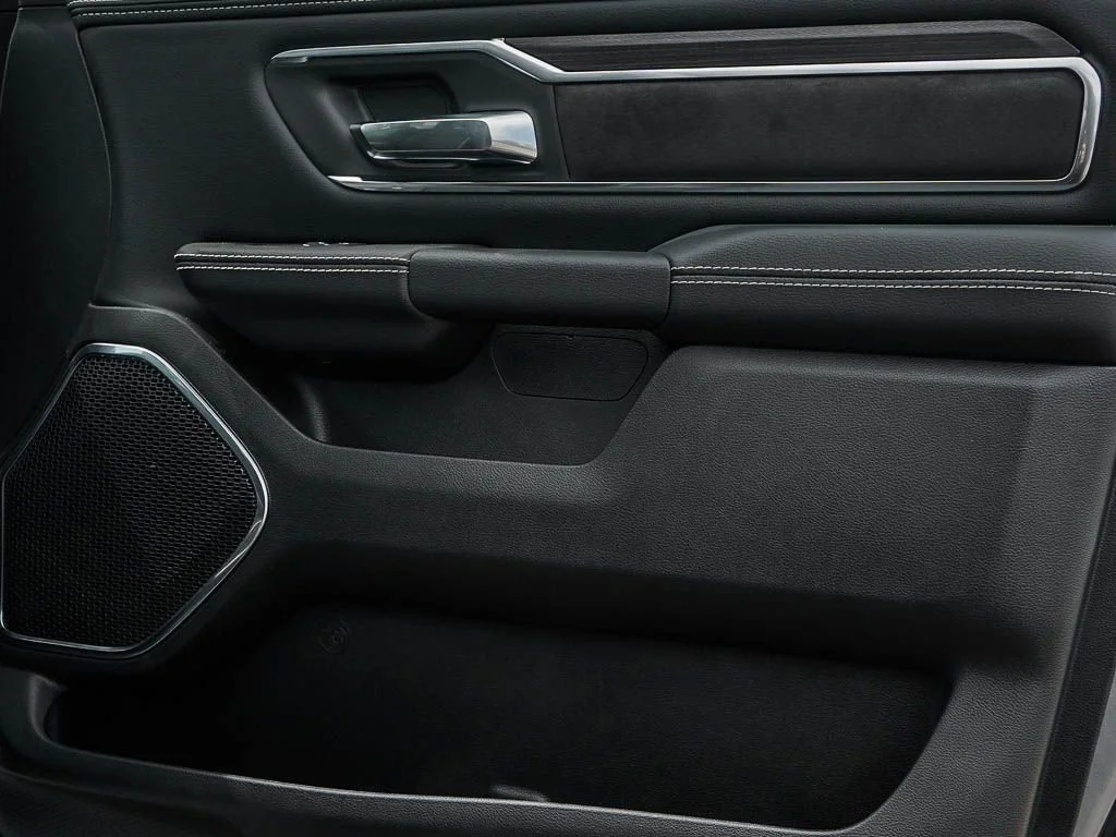 2026 RAM 1500 Laramie - Photo 8