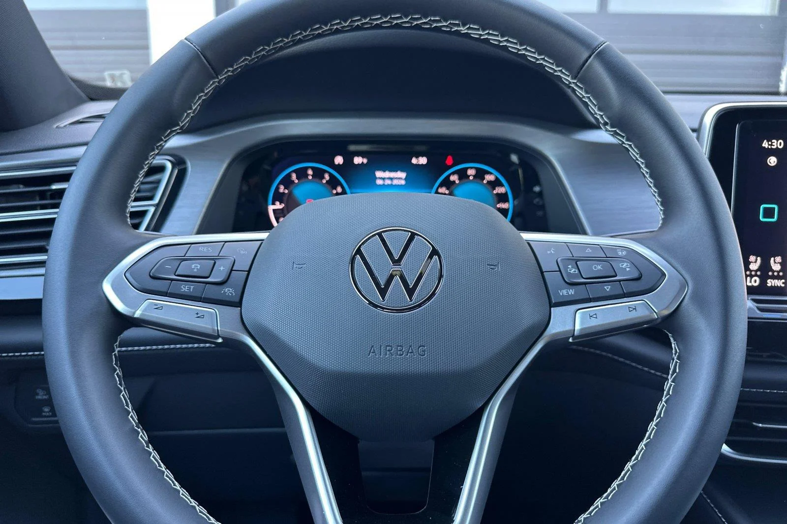 New 2026 Deep Black Pearl Volkswagen 2.0T SE image 23