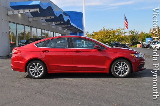 Used 2017 Ford Fusion SE with VIN 3FA6P0H7XHR340667 for sale in Plymouth, MI