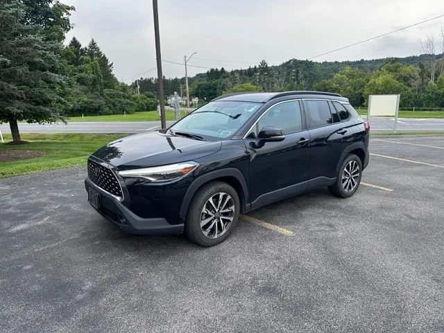 Used 2022 Black Toyota XLE image 7