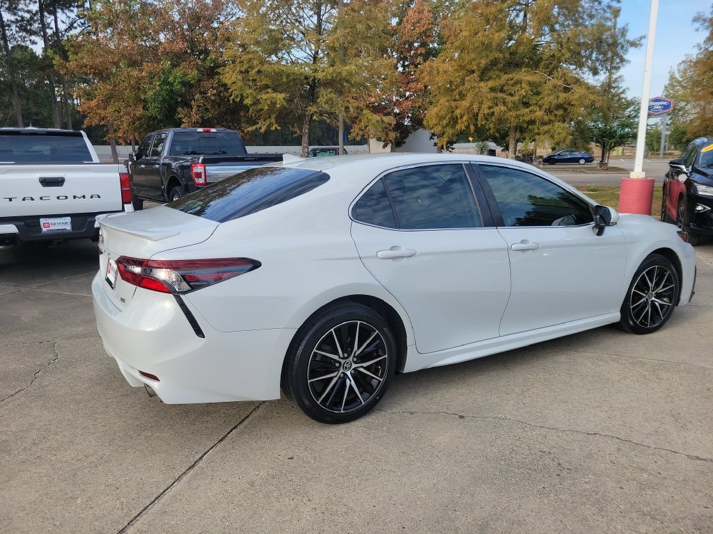 Used 2022 White Toyota SE image 7