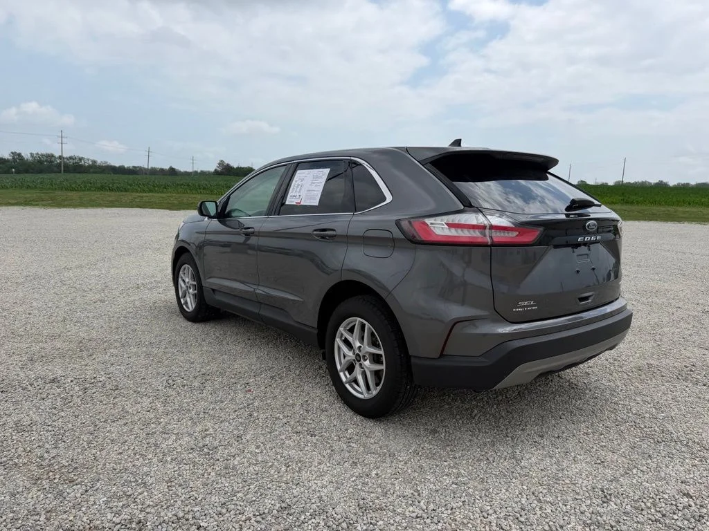Used 2024 Gray Ford SEL image 6