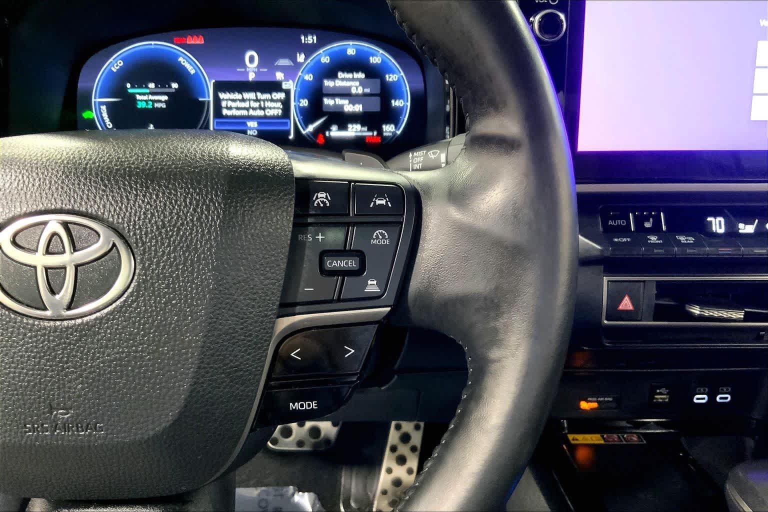 Used 2025 Wind Chill Pearl Toyota XSE image 25