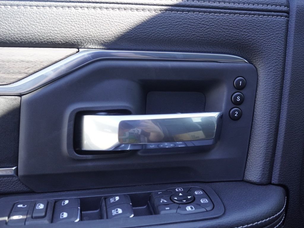 New 2026 Bright White Clear-Coat Exterior Paint RAM Laramie image 10