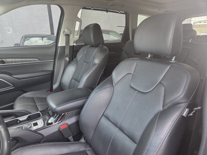 Used 2025 Black Kia SX image 10