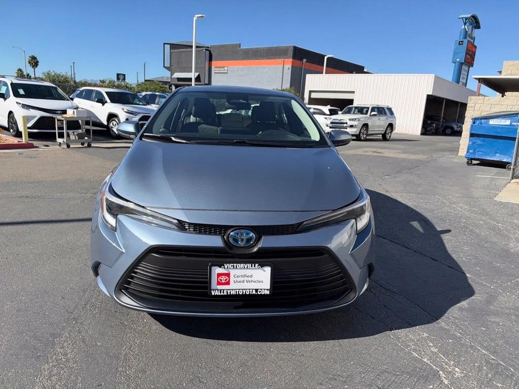 Used 2025  Toyota LE image 4