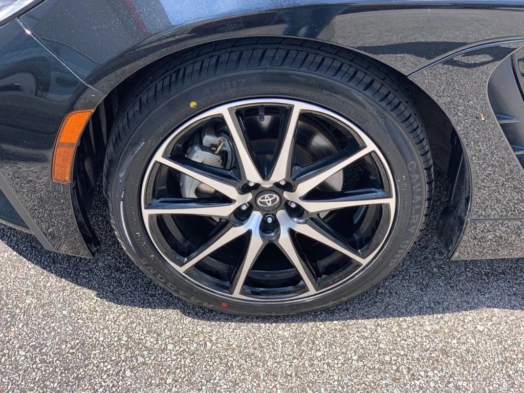 Used 2023  Toyota Base image 27