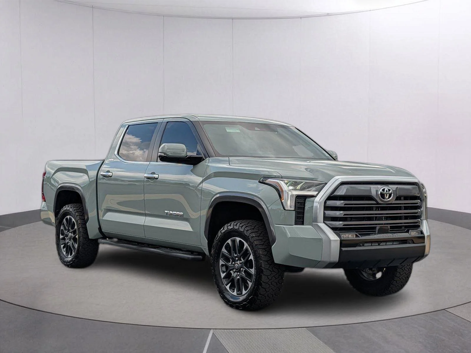 Used 2025 Lunar Rock Toyota Limited image 6