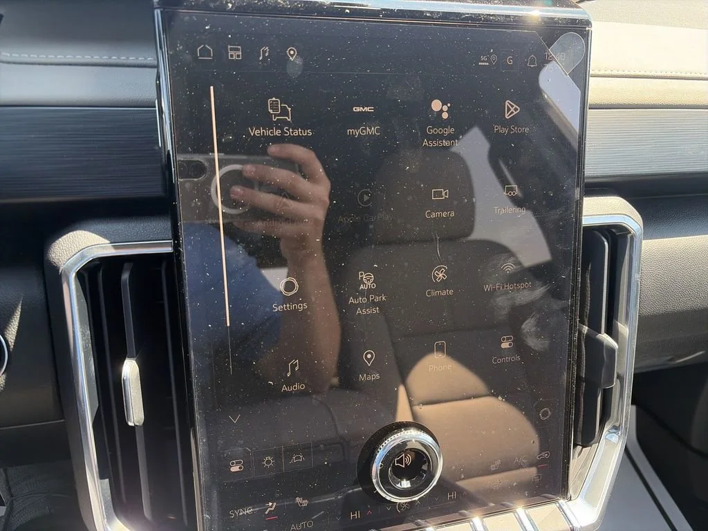 New 2026 Sterling Metallic GMC Elevation image 22