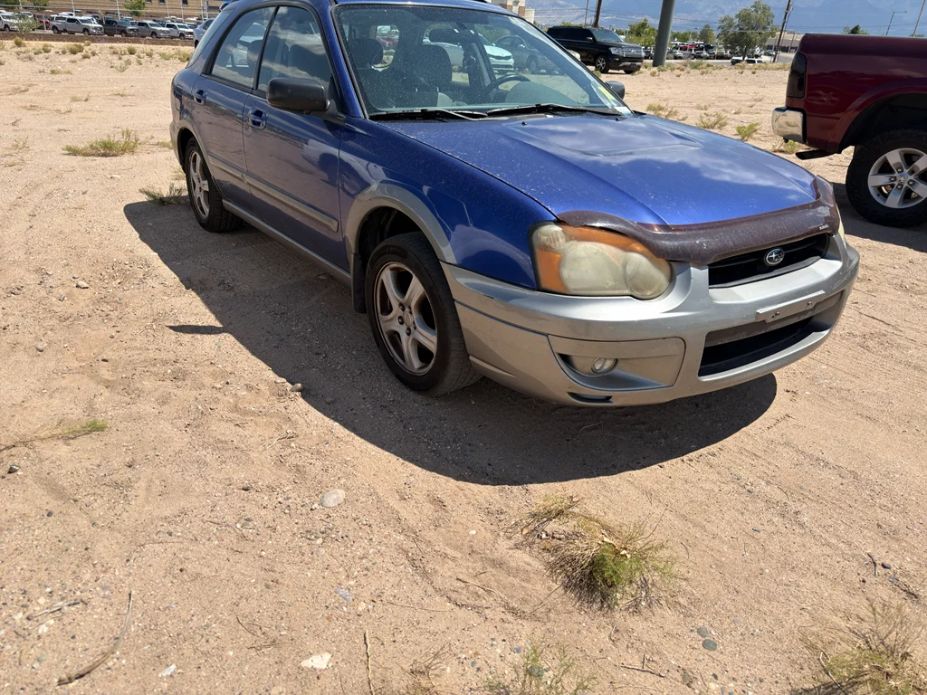 Used 2004  Subaru Outback image 2