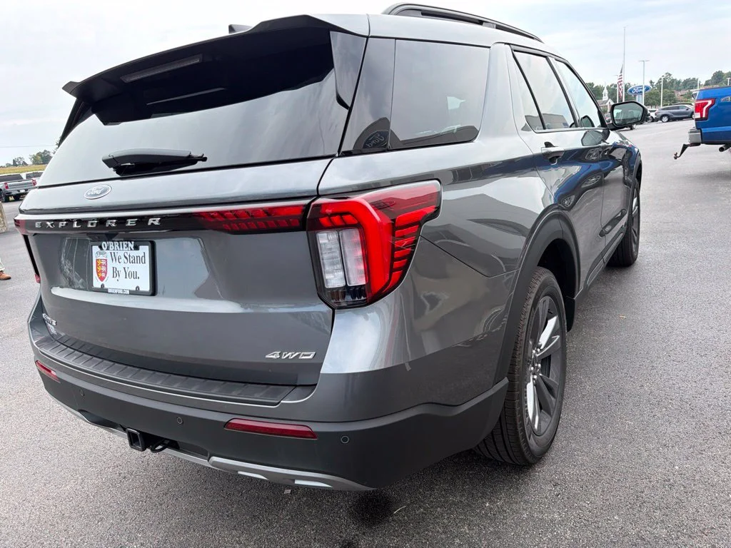 New 2026 Carbonized Gray Metallic Ford Active image 5