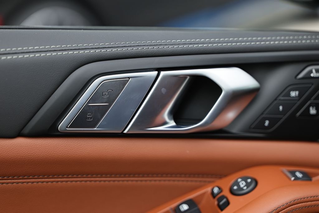 New 2027 Dravit Grey Metallic BMW xDrive40i image 16