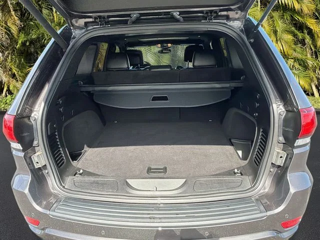 Used 2019 Gray Jeep Altitude image 28