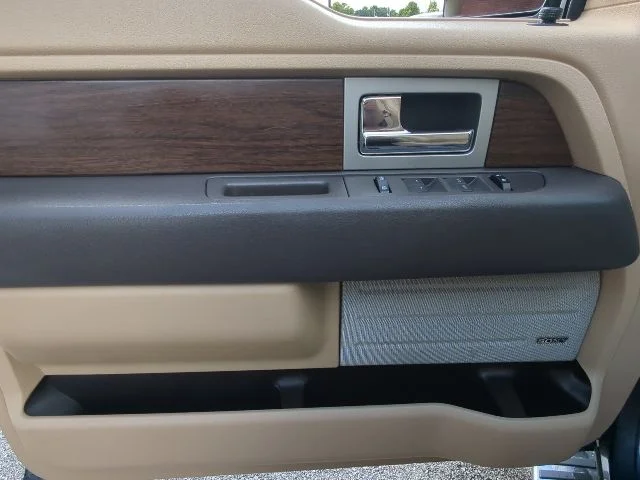 Used 2014 Blue Ford Lariat image 13