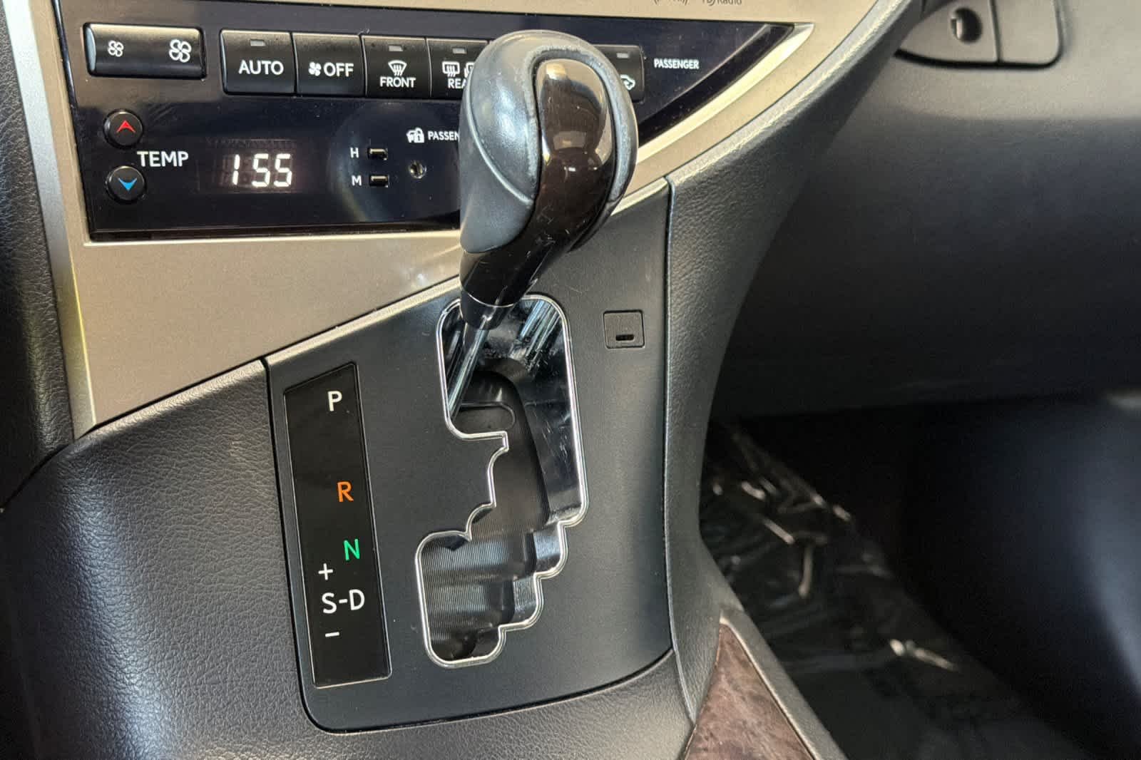 Used 2015 Obsidian Lexus  image 22