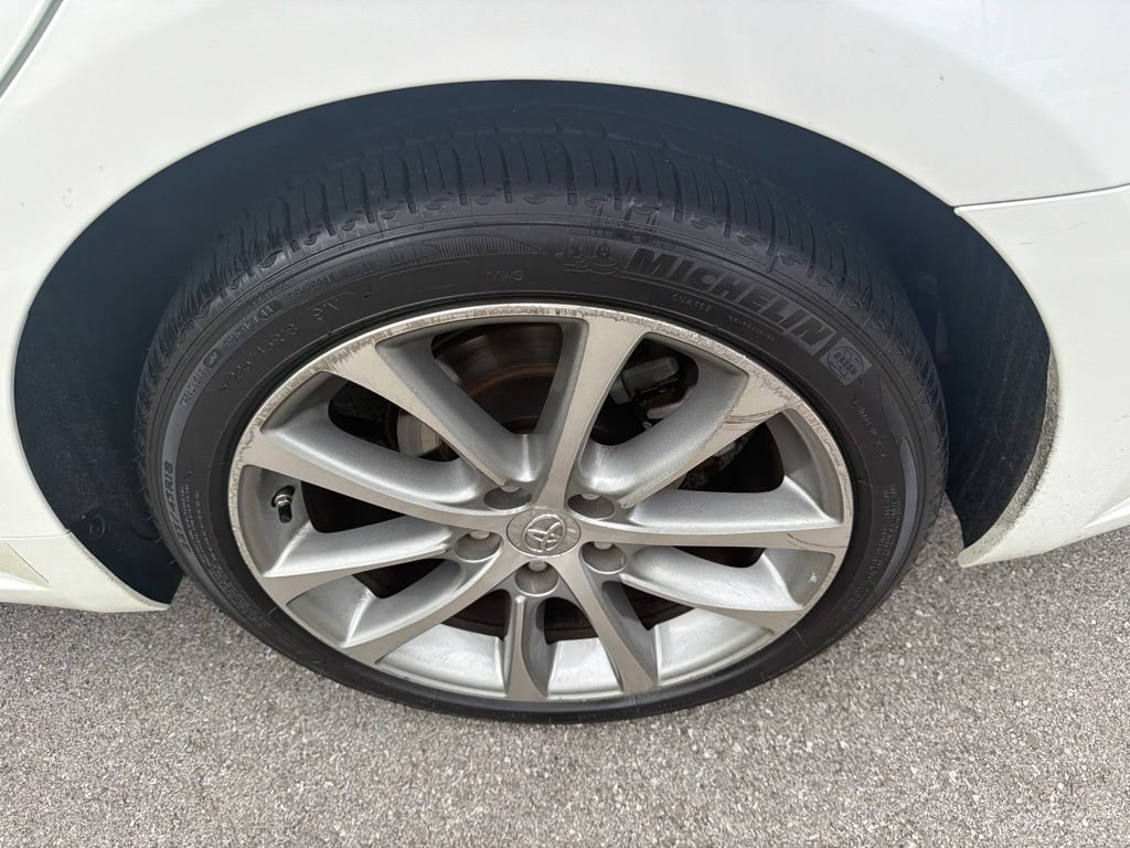 Used 2014 Blizzard Pearl Toyota XLE image 9