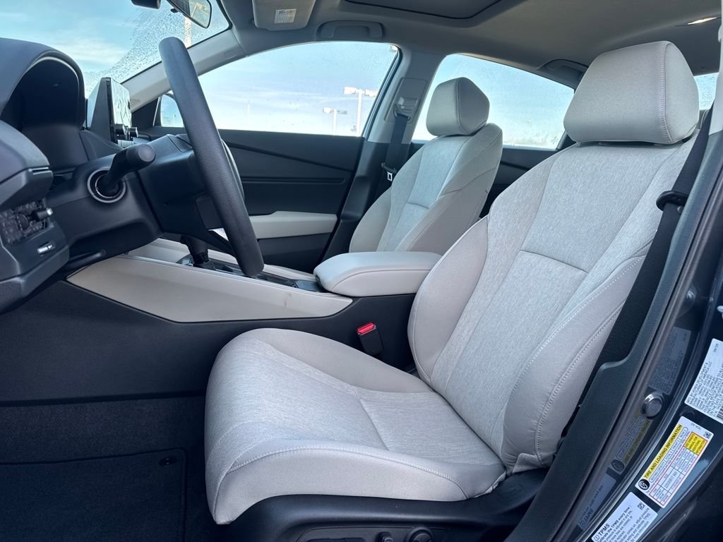 2025 Honda Accord SE - Photo 11
