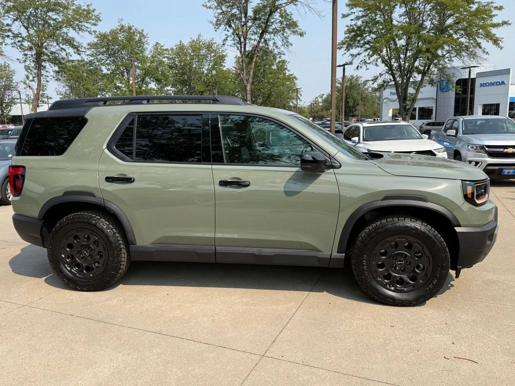 Certified Used 2026 Modern Steel Metallic Honda TrailSport Elite image 5