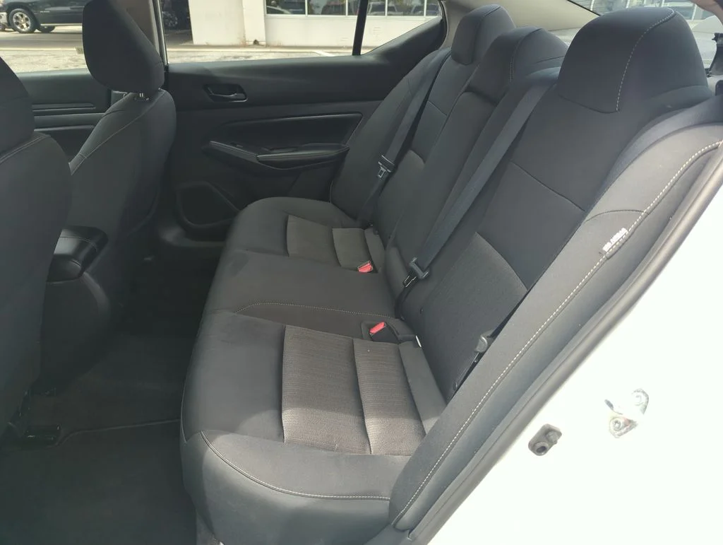 Used 2024 White Nissan 2.5 SV image 27