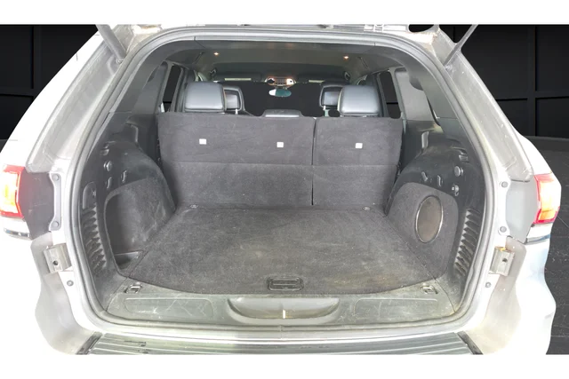 Used 2017 Billet Silver Metallic Jeep Altitude image 27