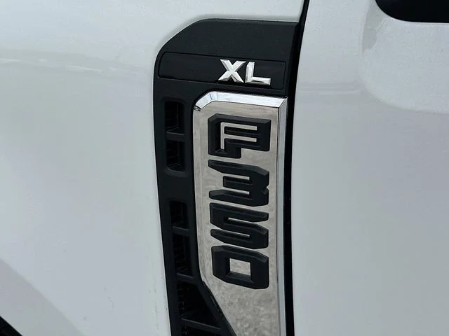 New 2026 Oxford White Ford XL image 17