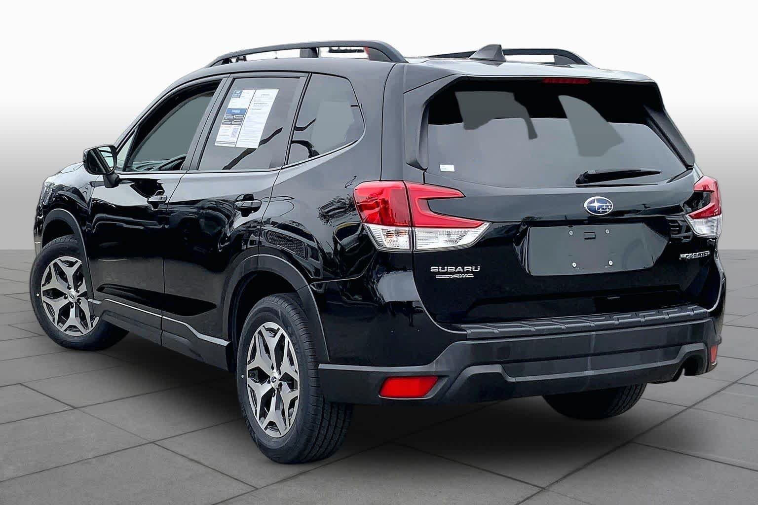 Used 2019 Crystal Black Silica Subaru Premium image 12