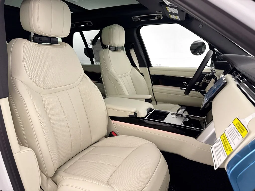 New 2026 Fuji White Land Rover SE image 30