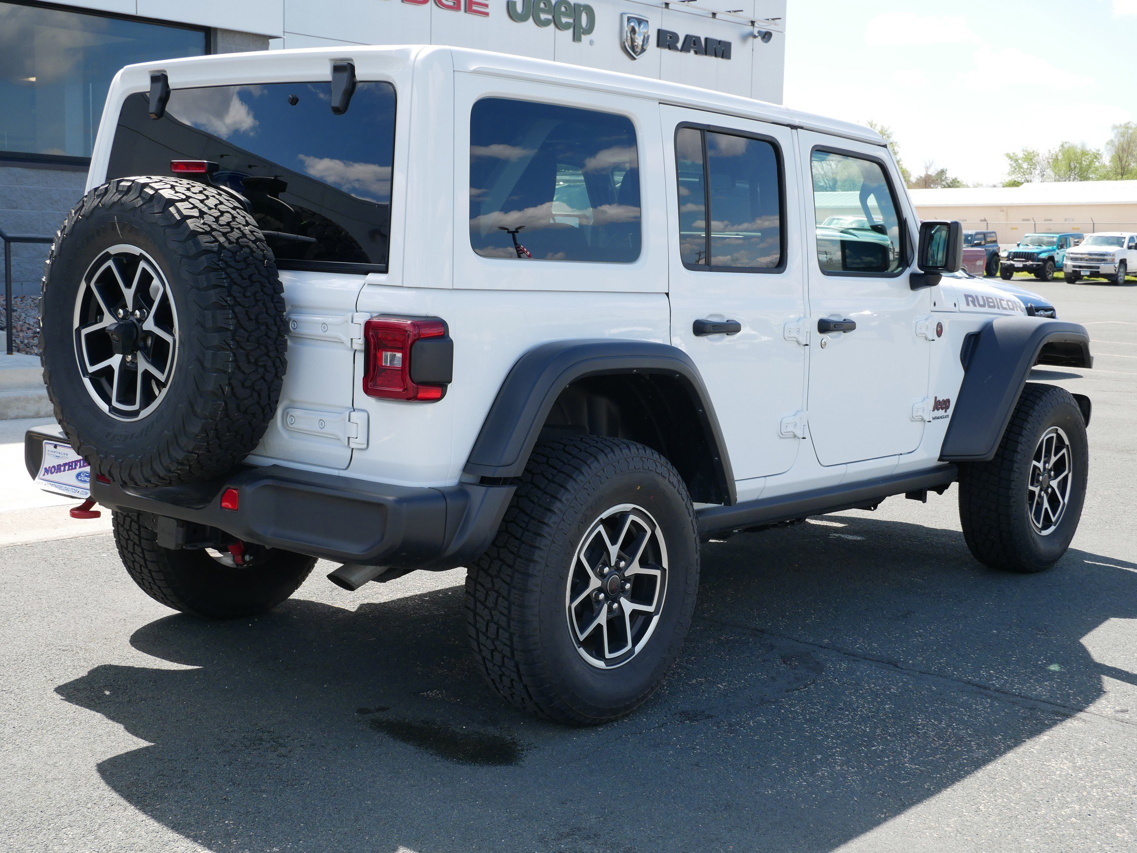 Used 2025 Bright White Clearcoat Jeep Rubicon image 8