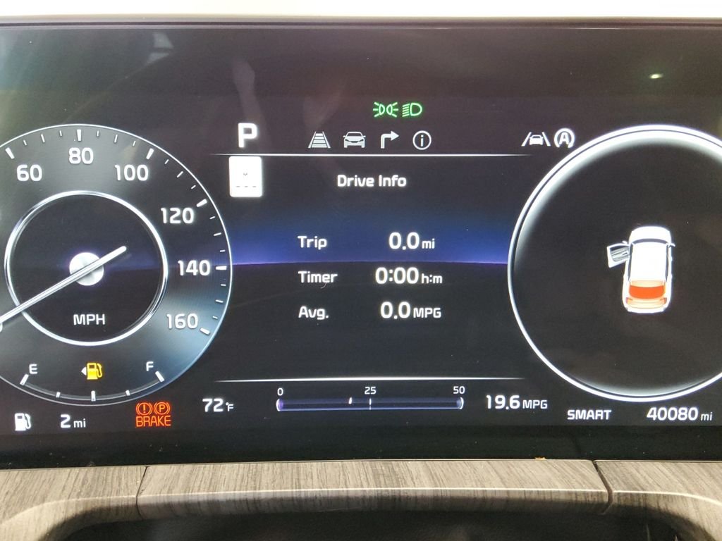 Used 2024 White Kia SX-Prestige image 10