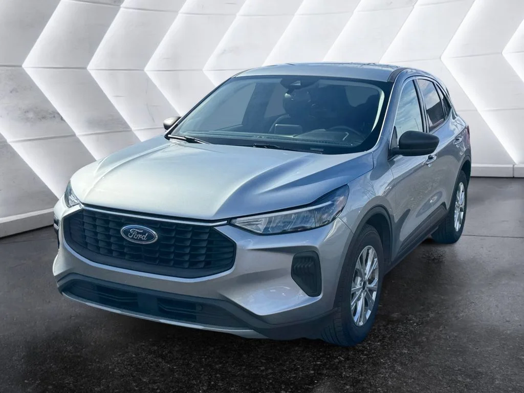 Used 2024 Silver Ford Active image 3