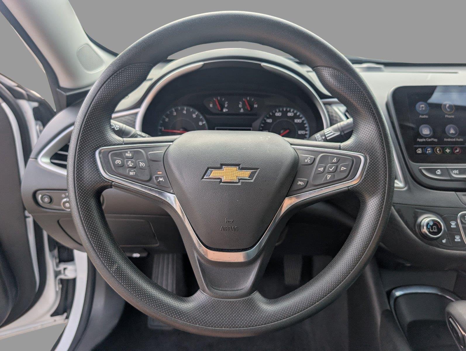 Used 2024 Summit White Chevrolet 1LT image 28