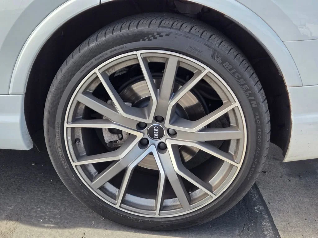 Used 2019 White Audi Prestige image 3