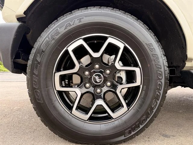 Used 2025 Desert Sand Ford Outer Banks image 9
