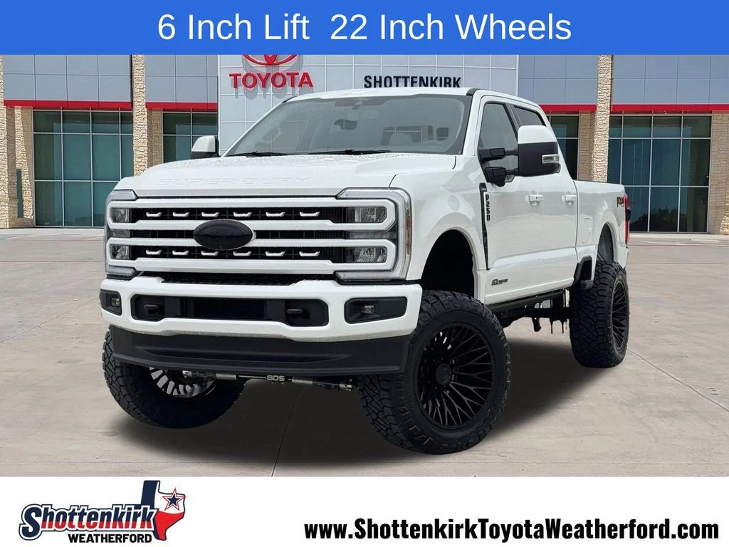Used 2025 White Ford Lariat image 1