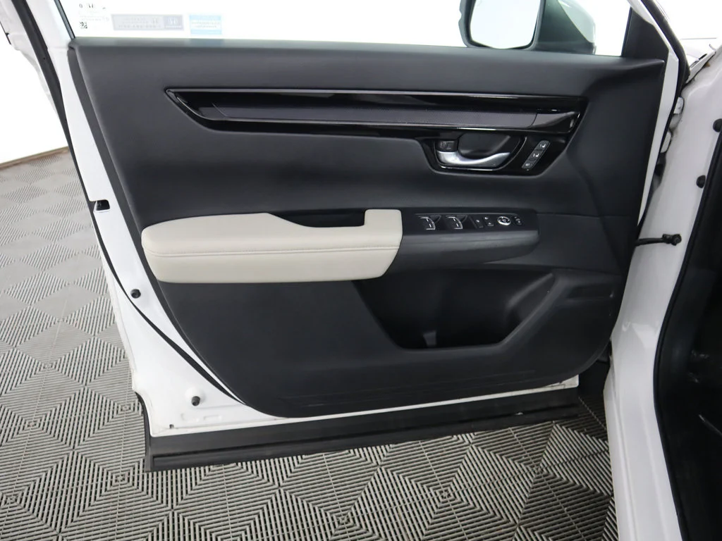Used 2024 Platinum White Pearl Honda EX-L image 24