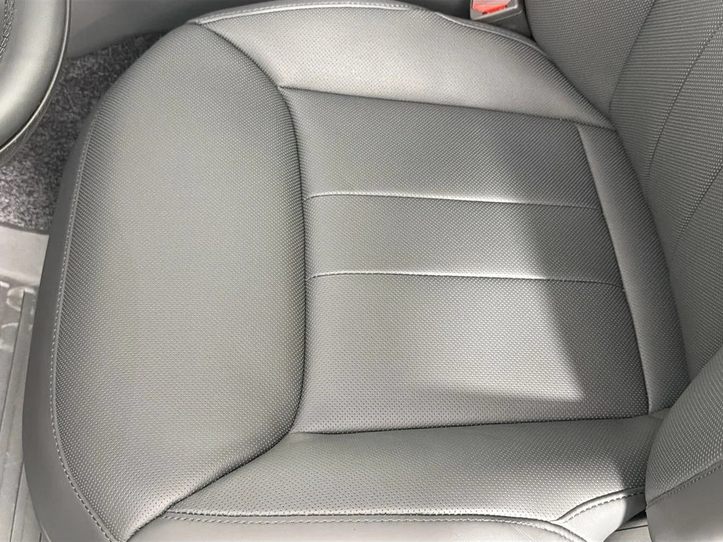 New 2026 Carpathian Grey Land Rover SE LWB 7-Seats / V8 image 20