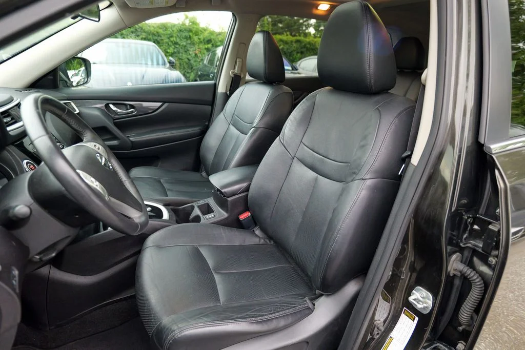 Used 2015 Midnight Jade Nissan SL image 21